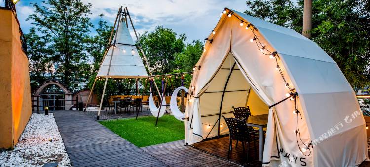 承德篱山居民宿(双百购物广场店)图片