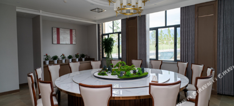 巴里坤红山酒店图片