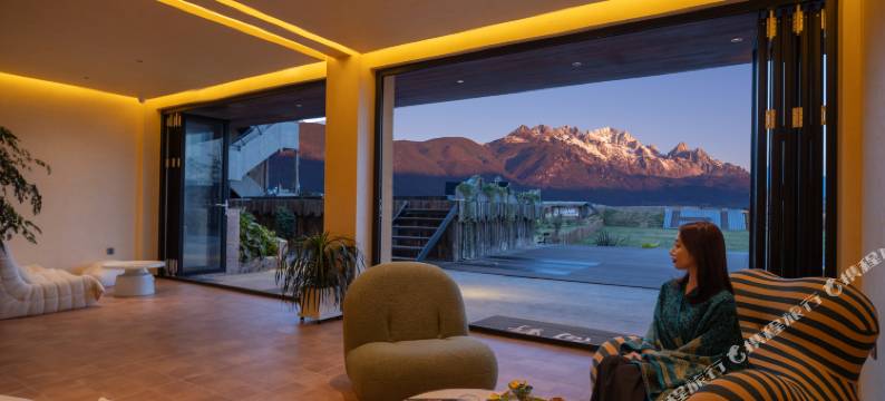 向野·云栖处日照金山SnowMountain私汤观景(白沙古镇店)图片