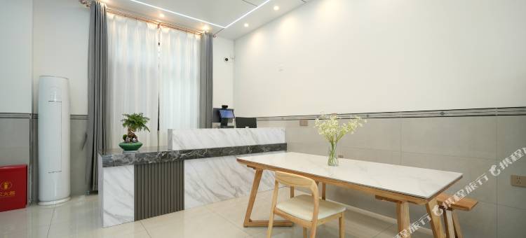 海语时光·Holiday度假休闲美墅(北海侨港风情街店)图片