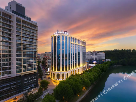 南湾国际酒店(云浮汽车总站蟠龙天湖店)