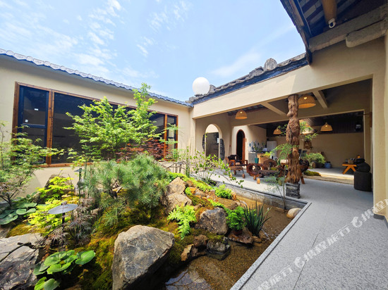 吾乡居潮汕庭院民宿(汕头高铁站店)