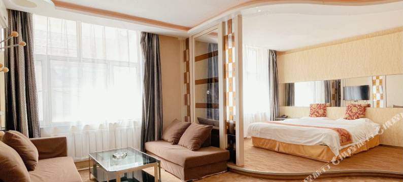 桦南鸿鼎自主宾馆图片