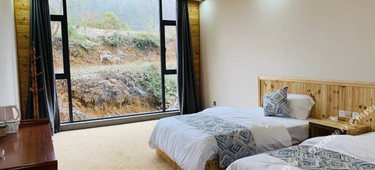 会泽念湖春客栈图片