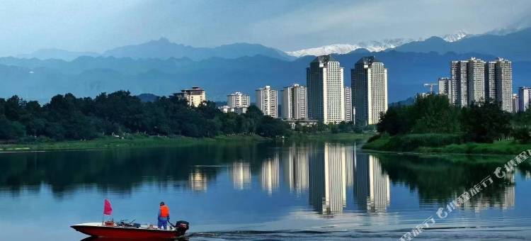 邛崃喜瑞达·湖畔酒店图片