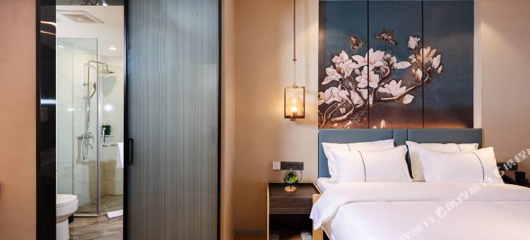 白玉兰酒店(长沙省政府桂花坪地铁站店)图片