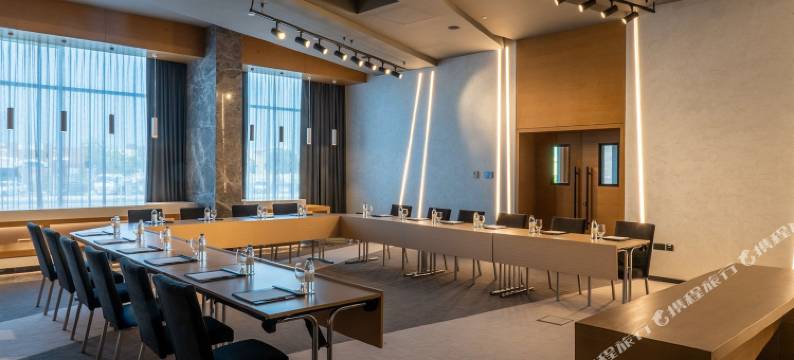 阿尔库里庭院酒店(Al Khoory Courtyard Hotel)图片