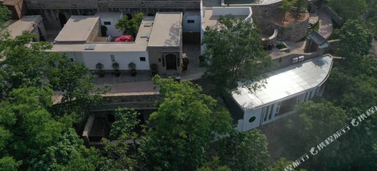 井陉右见果然民宿图片