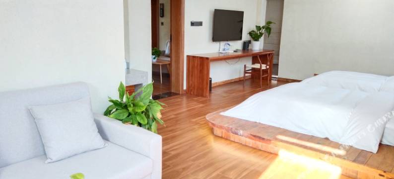 汨罗路边未看民宿图片