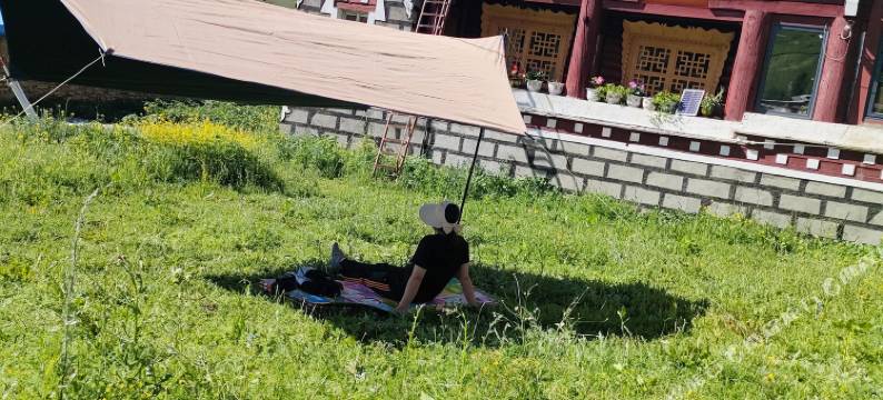 道孚雪山民宿图片