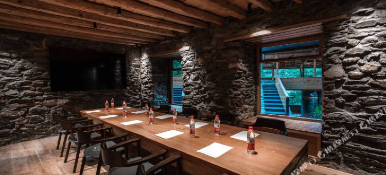 半山渡·与瓦民宿(丙中洛店)图片