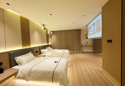 华宸智选酒店外景图