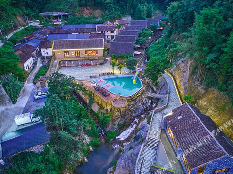 南昆山花溪雨竹隐山居温泉民宿