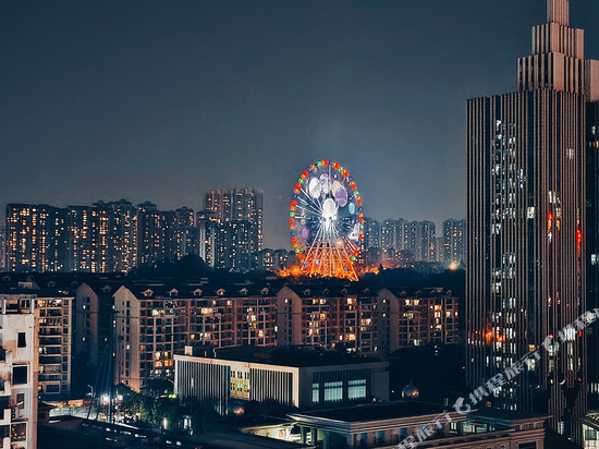 草堂·时光里丨精选民宿(南宁东站万象城地铁站店)