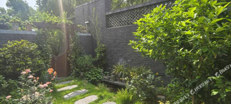 慢漫·Slow time茶韵·亲子度假美宿(婺源高铁站弦高古城店)图片