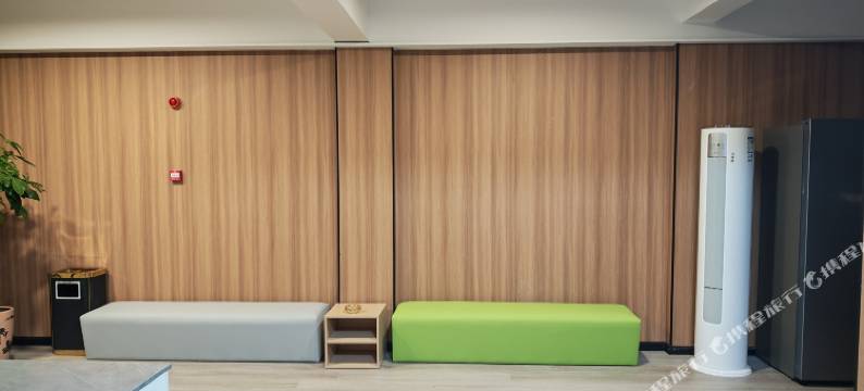 西双版纳景洪麗飞酒店(告庄星光夜市店)图片