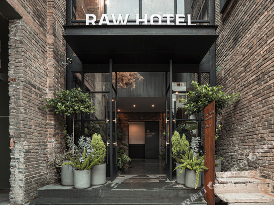 RAW酒店(昆明翠湖公园店)
