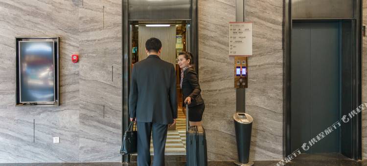 丽呈睿轩酒店(深圳宝安商业区上川地铁站店)图片