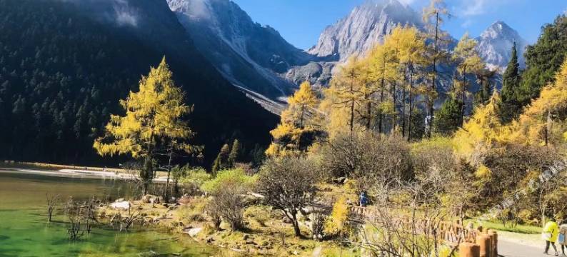 理县隐漫星辰酒店图片