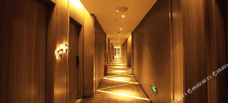 IU酒店(重庆南川名润万达广场店)图片