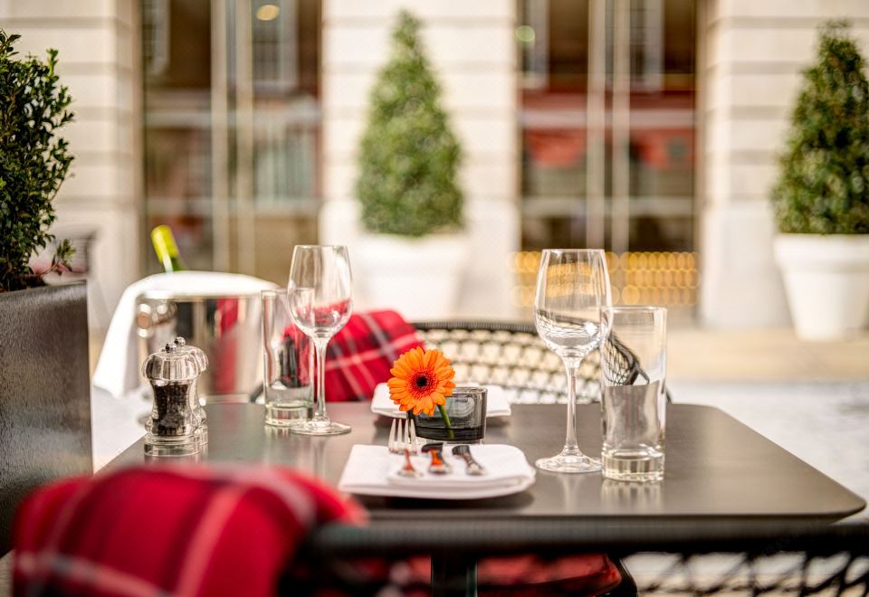 Apex Temple Court HotelHotel Overview