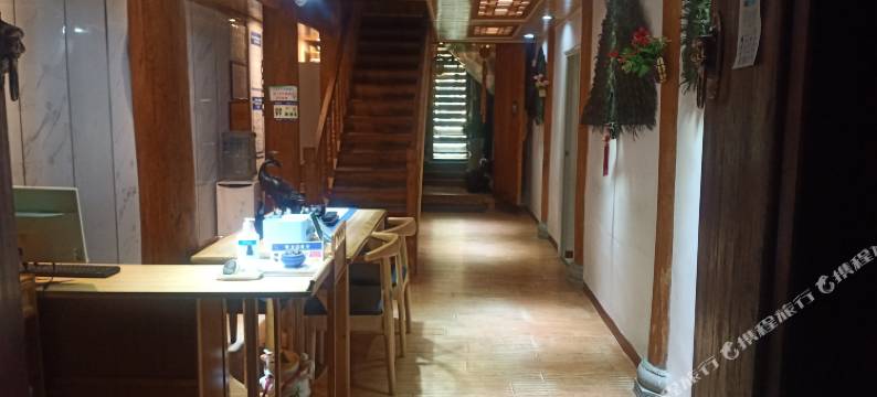 阆中步月居孔雀主题民宿图片