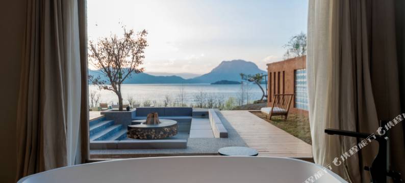 泸沽湖叙旧•山海事酒店图片