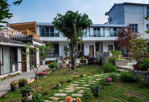 Wanfeng Linna Mountain home stay Hotel Overview