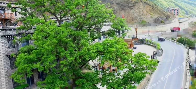 香巴拉·藏式山景·庭院美宿(稻城亚丁游客中心店)图片