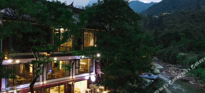 青城后山泰庄·依山伴水·温泉私汤民宿(泰安古镇店)图片