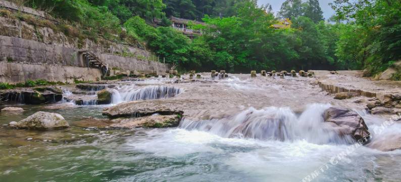 青城后山泰庄·依山伴水·温泉私汤民宿(泰安古镇店)图片