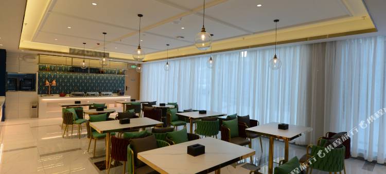 白玉兰酒店(十堰东风大道机场店)图片