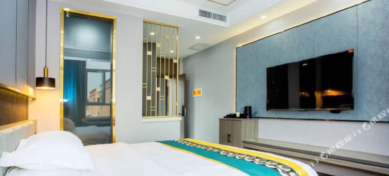 依山新境酒店(七彩丹霞景区店)图片