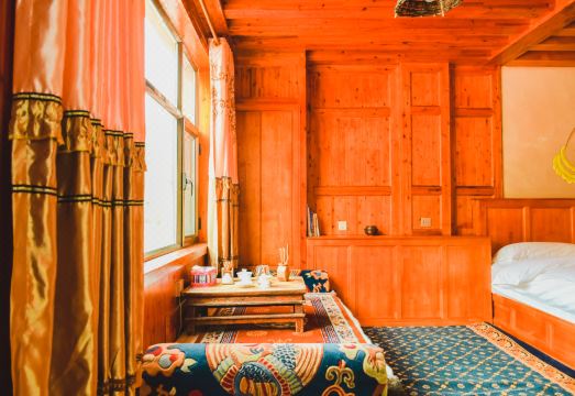 Zhuoni Mountain Ancient Homestay Hotel Overview