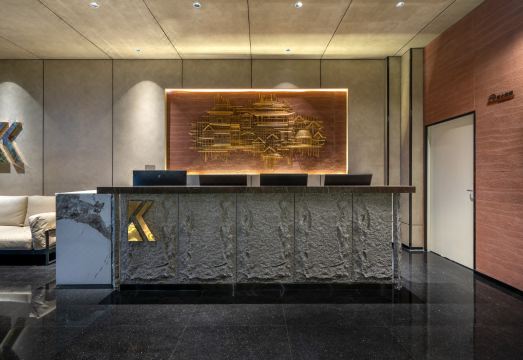 Canary HotelHotel Overview