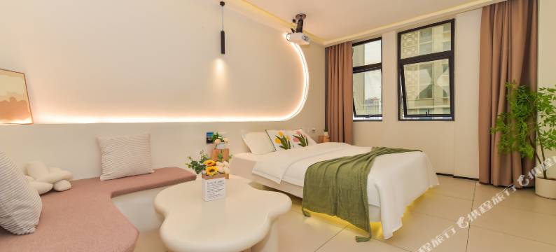 云端·Youngstyle时尚观影酒店(花溪大学城海纳广场精彩城店)图片