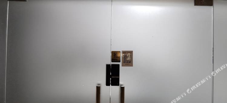 武汉红方青年旅社(武昌火车站店)图片