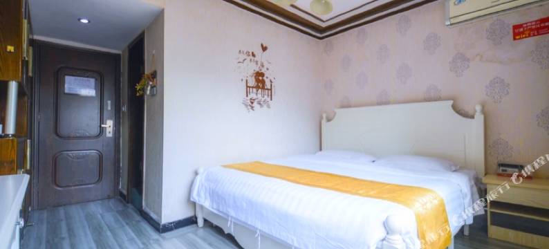 简爱宾馆(长沙西湖公园地铁站店)图片