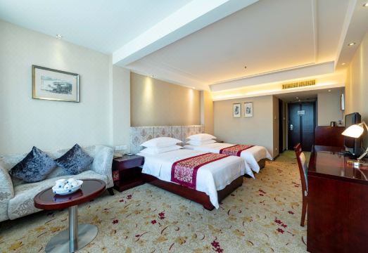 Jinbao Hotel (Xiamen Dongdu Cruise Center Xiagu Pier) Hotel Overview