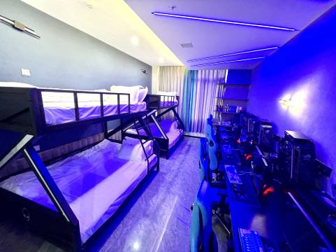 蓬安乌托邦电竞主题酒店