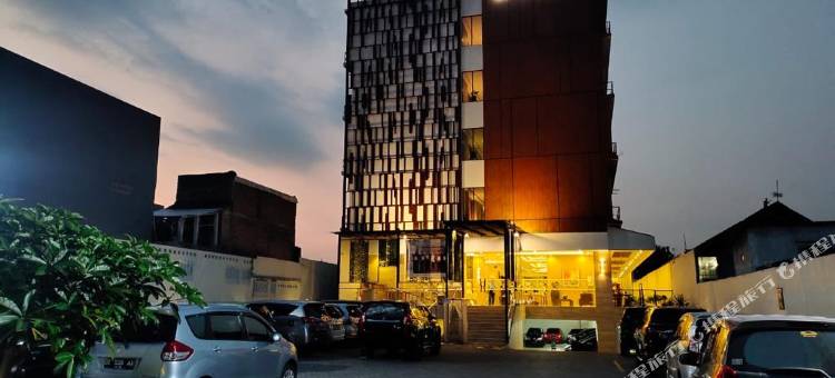 林恩莫约克托酒店(Lynn Hotel Mojokerto)图片