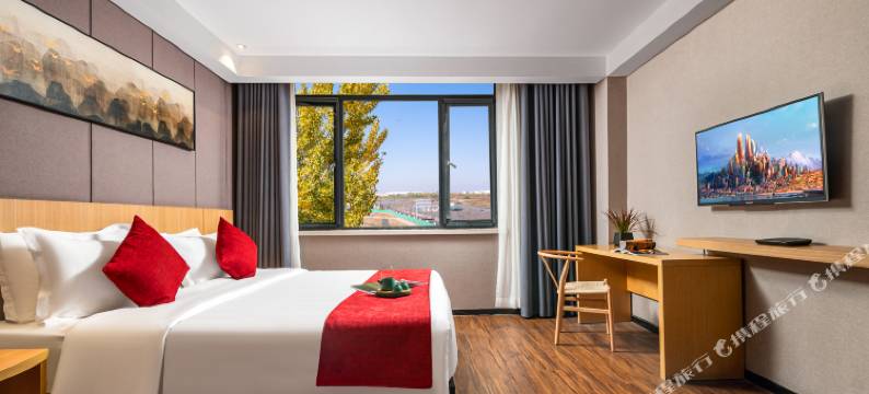 澜悦轻奢酒店(洛阳新区龙门高铁站店)图片