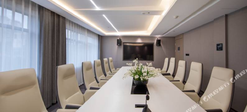 长沙五一广场东塘地铁站亚朵酒店图片