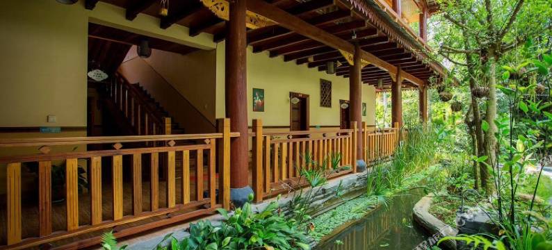 彩仑金湾客栈(西双版纳傣族园泼水广场店)图片