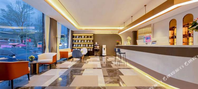 兰欧尚品酒店(康定新都桥店)图片