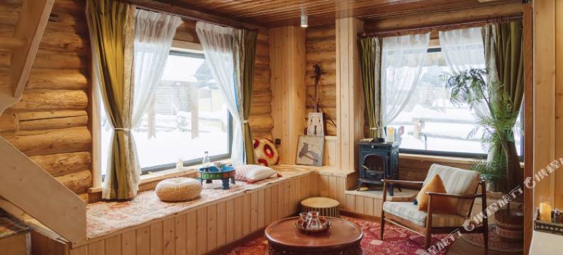 禾木屾丘民宿图片