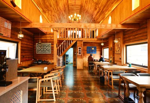 鹿与自由山庄外景图