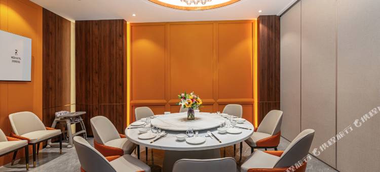 布尔津吉克普林丽呈酒店图片