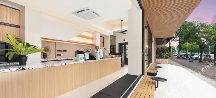 白房子酒店图片