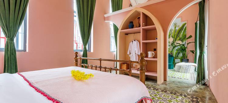 丹尼亚精品民宿(乐山高铁站店)图片